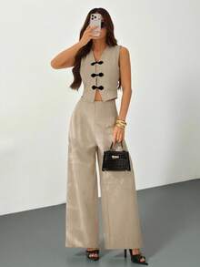 SHEIN PETITE Bộ đồ nữ thanh lịch tối giản gồm áo vest ngắn cổ chữ V phối màu tương phản và quần ống rộng cạp cao, phù hợp cho đi làm hàng ngày và mặc thường ngày, màu be, thích hợp cho lễ tốt nghiệp, trang phục giáo viên, tựu trường mùa thu/đông. - Màu be - Xem 3