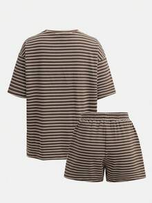 SHEIN Bộ đồ nữ tuổi teen gồm áo thun và quần short in họa tiết, kiểu dáng vintage mới, thích hợp cho mùa xuân/hè, kẻ sọc, dáng rộng thoải mái, cổ tròn, tay ngắn, phù hợp cho thể thao đường phố mùa hè, dễ phối đồ. - Cà phê nâu - Xem 2
