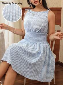 CovetEZ Vestido xadrez plus size feminino sem mangas com amarração nos ombros e cintura - Azul e branco - Ver 1