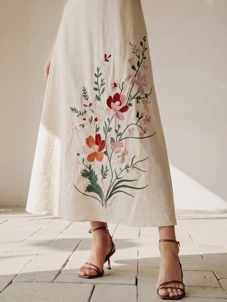 Women's Round Neck Short Sleeve Embroidered Long Elegant Dress