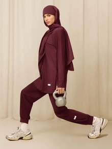 GLOWMODE Reem Modest 1PC Cool Flow 速干防晒连帽衫，带拇指孔和侧边开衩下摆，四分之一拉链，宽松版型，适合训练、跑步、健身、日常运动穿着。 - 紫色 - 查看 5