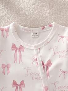 SHEIN Pelele de punto suave y cómodo con estampado de lazos para recién nacida, cuello redondo, manga larga y pies, adecuado para el Día de San Valentín como atuendo y regalo - Rosa - Ver 3