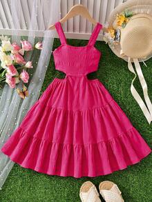 Vestido casual de vacaciones y fiesta en la playa para niñas preadolescentes, con textura de tela tejida sólida en color fucsia, lazo en la cintura, recorte y volantes en el bajo - Rosa Fucsia - Ver 2