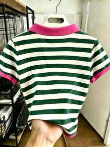 Resyla 女士休闲条纹印花撞色 Polo 衫，“More Amor Por Favor”字母刺绣短袖 V 领针织衫，学院风和 Y2K 风格，适合日常穿着和送礼。 - 彩色 - 查看 2