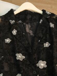 SHEIN Clasi Áo khoác blazer ngắn tay cổ chữ V thanh lịch dành cho nữ cỡ lớn, chất liệu lưới xuyên thấu, đính họa tiết, thích hợp cho mùa hè. - màu đen - Xem 5