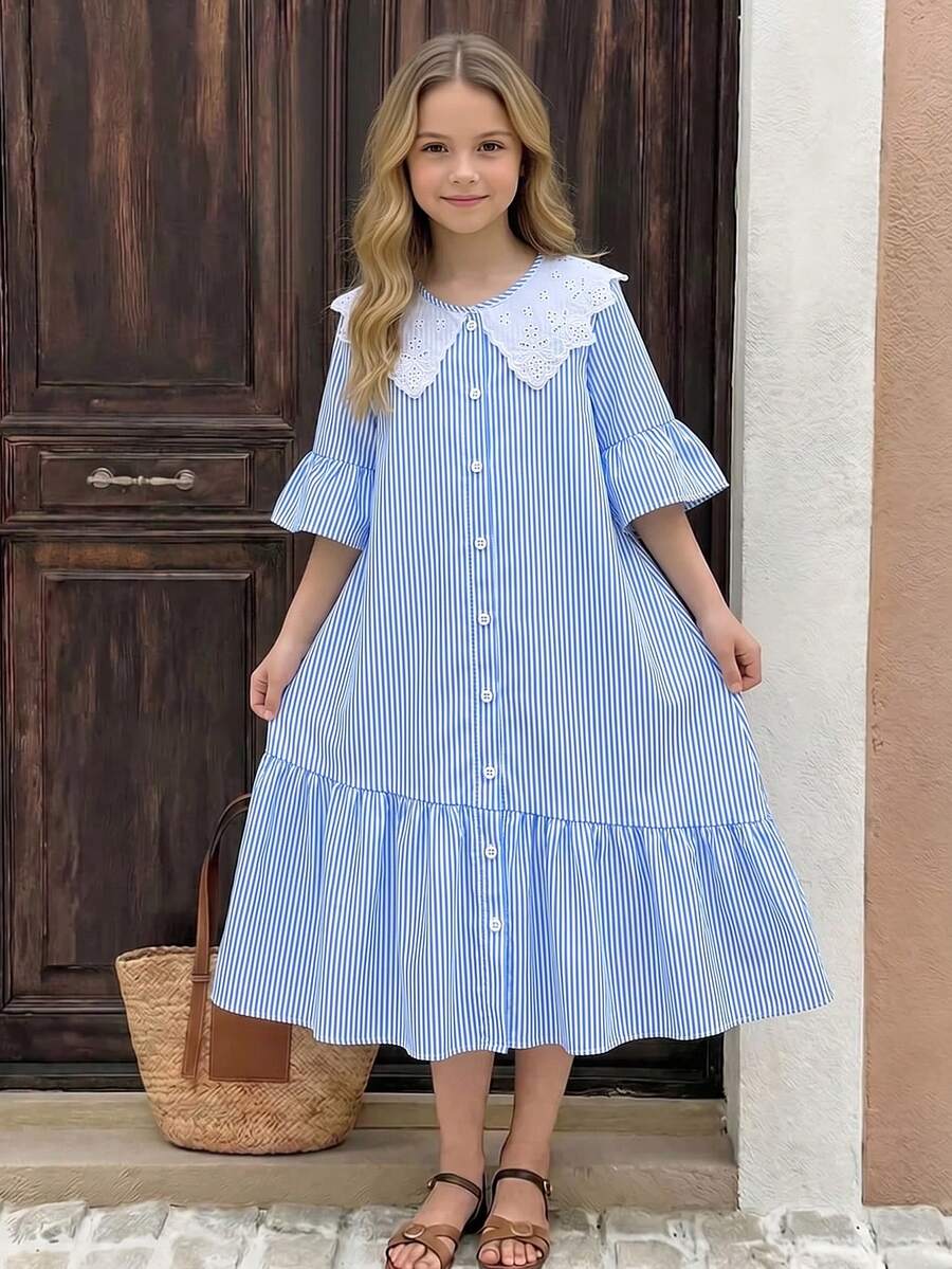 Elladie kids 一件少女休闲蓝白条纹连衣裙，轻薄面料，垂感好，舒适亲肤，精致蕾丝领增添甜美气息，前开襟纽扣设计方便穿脱，荷叶边袖口和下摆设计，宽松版型，适合日常、居家、上学穿着，2026春夏薄款连衣裙
