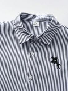 SHEIN 两件套男童绅士套装，条纹蓝色长袖衬衫和西裤，配腰带，时尚百搭，适合生日派对、晚宴、婚礼、洗礼等场合。 - 彩色 - 查看 3