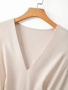 SHEIN LUNE CURVE Đầm dài dáng midi cổ chữ V thanh lịch dành cho nữ cỡ lớn, phối màu tương phản, màu trơn, kiểu dáng hai mảnh, thắt eo, dáng chữ A, phù hợp cho hẹn hò, đi chơi, công sở, du lịch, thời trang đa năng, đầm dài mùa hè mới về. - Nhiều màu - Xem 4