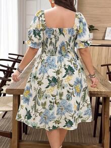 SHEIN LUNE CURVE Gaun Kasual Musim Panas Ukuran Besar Motif Bunga Leher Persegi Lengan Mengembang - MultiWarna - View 2