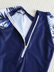 SHEIN Traje de baño de protección solar con estampado de palmeras de manga larga, estilo de vacaciones de moda, en patchwork y contraste de colores, adecuado para playa, natación y surf, para niños pequeños y niños - Azul Marino - Ver 8