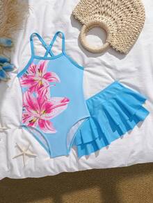 SHEIN Bộ áo tắm liền thân in hoa và chân váy xếp tầng đôi cho bé gái, kiểu dáng đi biển/nghỉ mát. - Màu xanh nhạt - Xem 1