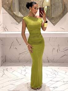 Slaydiva Mùa thu/đông 2025, thích hợp cho Tết Dương lịch, Ngày lễ tình nhân, Tiệc tùng, Tiệc chiêu đãi, Hẹn hò, Tiệc sinh nhật, Phong cách sinh viên, Trang phục thường ngày, Cơ bản đa năng, Thường ngày, Du lịch biển, Xu hướng nổi bật, Thanh lịch, Đi làm, Công sở thường ngày, Thanh lịch lãng mạn gợi cảm dự tiệc, Gợi cảm, Đầm midi ôm sát không tay vai lệch, Vải sọc dọc màu nâu, Đầm dự tiệc dài, Đầm nữ mùa thu/đông - Màu vàng - Xem 1