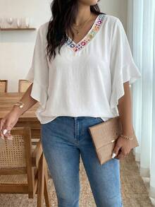Enliva Jennifer_samantha_style 大码女士休闲度假荷叶袖衬衫，适合苹果型和圆润身材，夏季穿着 - 白色 - 查看 3