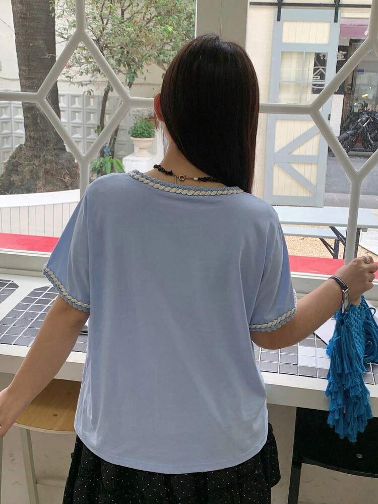 Dazy Plus Elegant Versatile Loose Fit Plus Size Blue Round Neck Patchwork Design T-Shirt For Women, Spring/Summer
