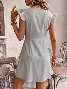 SHEIN Frenchy Đầm nữ dáng chữ A cổ chữ V tay ngắn cài nút, họa tiết sọc đen trắng, trang phục thường ngày. - Nhiều màu - Xem 2