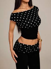SHEIN PETITE Blusa corta y ajustada con cuello asimétrico y estampado de lunares retro elegante para mujer, de verano - Negro - Ver 8