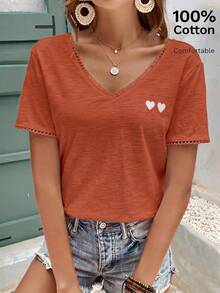 SHEIN Frenchy Kaos Leher V dengan Bordir Hati dan Hiasan Renda Kontras, Atasan Musim Panas - Jeruk - View 7