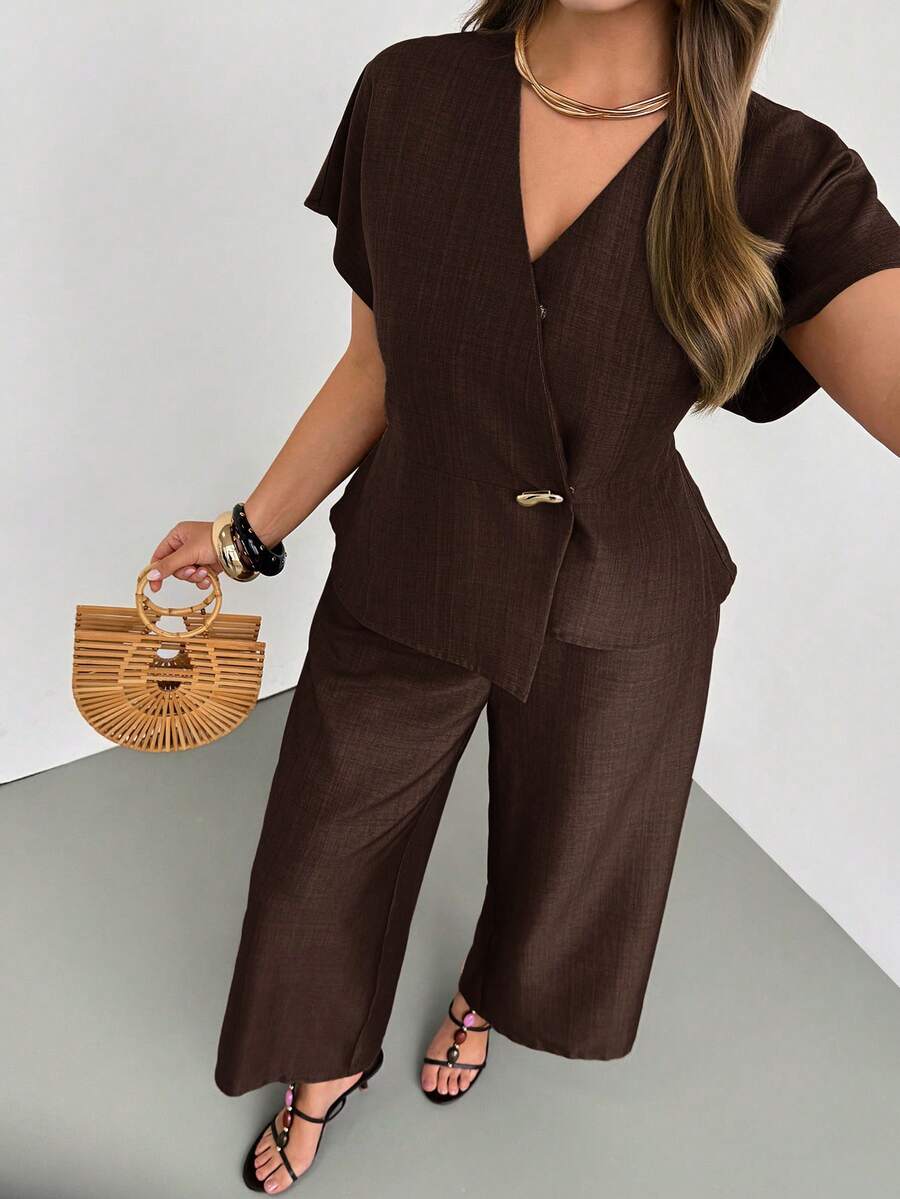 Auralis Elegant Brown Autumn Vacation 2-Piece Set,Ladies V-Neck Short Sleeve Metal Button Top And Long Pants,Solid Color Plus Size Commuter Suit For Office