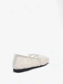 Eladyva Schleife Quadratische Spitze Damen Flache Schuhe, Gestrickte Casual Schuhe, Große Größen Casual Ballett Schuhe, Flache Damen Slip-On Schuhe, Komfortable vielseitige Schuhe, Boho-Stil Gelb, Schwarz, Weiß, Beige, Hellblau, Leopard Muster Frühling/Herbst Spitze Flache Schuhe, Europäisch und Amerikanisch Große Größen Sommer Outdoor Casual Walkingschuhe, Damen Casual Flache Schuhe, Schlabbrige Schuhe, Cut Out Schleife Chinesischer Stil Damen Loafer, Elegante Weiße Flache Schuhe, Blumig - weiße Blüten - Übersicht 7