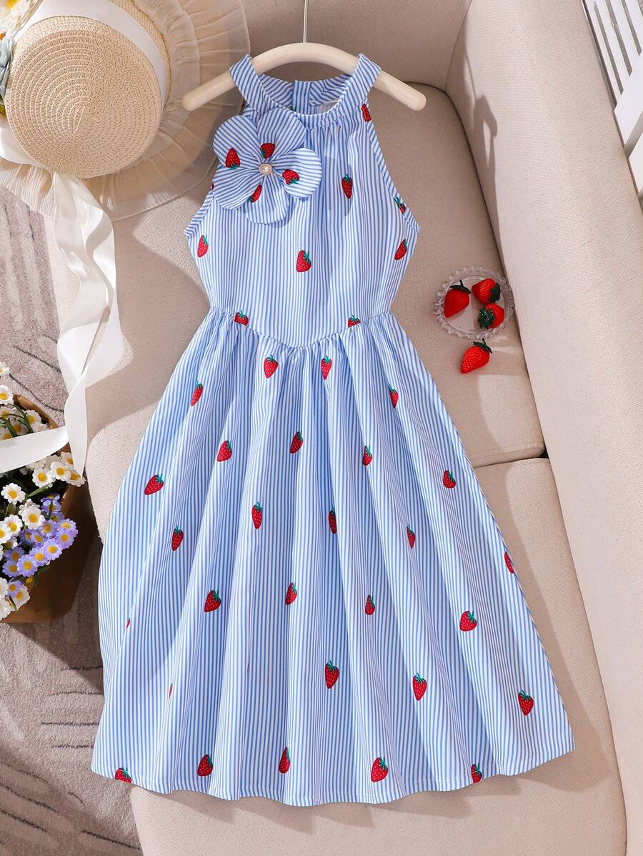 Elladie kids Đầm bé gái in hình dâu tây ngọt ngào, màu xanh nhạt kẻ sọc, cổ yếm, dáng chữ A xòe dài đến đầu gối, chất liệu cotton lanh mềm mại, thích hợp cho kỳ nghỉ, phong cách ngọt ngào. - Màu xanh lam - Xem 1