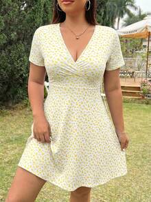 SHEIN EZwear 大码休闲度假黄色碎花A字连衣裙，夏季沙滩裙，波西米亚风度假装 - 黃色 - 查看 1
