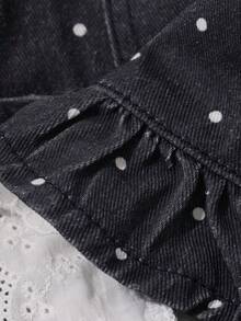 DAZY Quần short denim nữ in chấm bi, có túi, viền bèo nhún và cúc cài. - màu đen - Xem 11