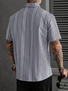 Manfinity CasualCool 男士休闲宽松格子短袖衬衫，户外休闲必备，送给家人或男友的绝佳礼物 - 黑色 - 查看 2