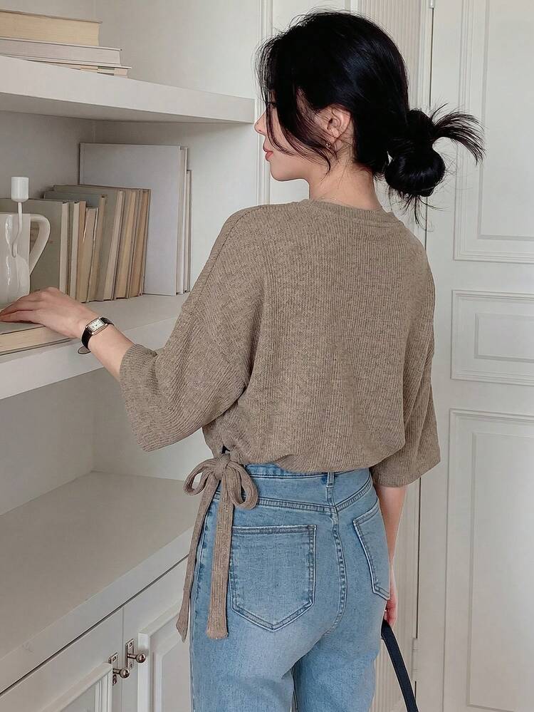 Women's Textured Vacation Round Neck Tie Front Short Sleeve T-Shirt