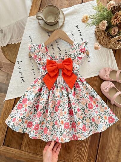 SHEIN Baby Girl Woven Ditsy Floral Square Collar Ruffle Hem Casual Dress