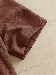 EASEVO 大尺碼男士字母刺繡短袖單排扣休閒口袋襯衫，度假、父親節禮物 - 棕色 - 查看 5