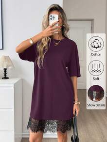 Vestido camiseta de manga corta y cuello redondo negro, holgado. Vestido corto con dobladillo de encaje en contraste. Vestido casual de algodón, adecuado para uso diario casual, romántico casual y vacaciones. - Negro - Ver 10
