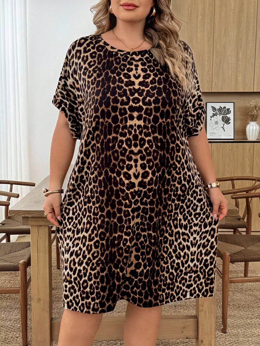 SHEIN CURVE+ 运动休闲跑步骑行慢跑篮球套装,女士夏季迷彩休闲度假舒适宽松连衣裙,圆领落肩袖,侧边口袋 - 彩色 - 查看 1