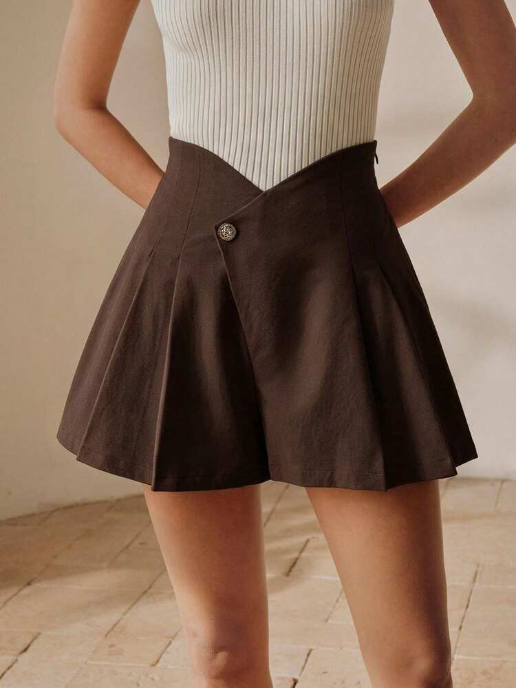 Women's Summer Outfits Fashionable Modern High-Waist Asymmetric Inverted Pleat Brown Shorts, Suitable For Outings, Work, Daily Wear