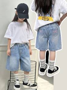 SHEIN Young Girls' Summer Blue Back-To-School Washed Denim Shorts, Pink Bow Embroidery, Elastic Waist, Straight Loose Fit, Soft Fabric, Vintage Style - Light Wash - View 2