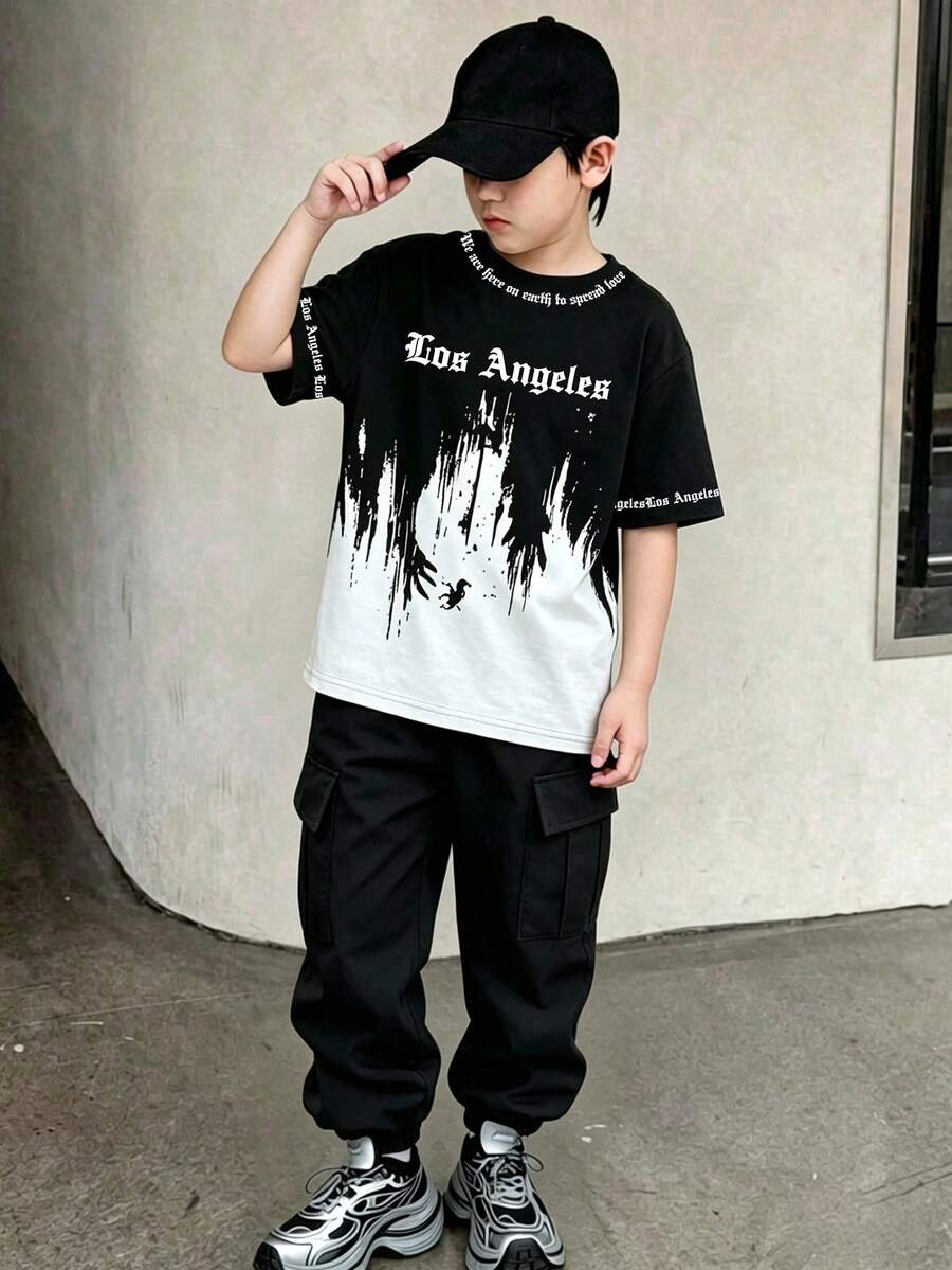SHEIN Vacaura 青少年男孩黑白漸層英文文字印花T恤與工裝褲套裝,夏季街頭風城市度假時尚休閒校園穿搭 - 彩色 - 查看 1