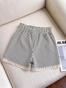 Franclia Quần short nữ mùa hè, kiểu dáng thường ngày, thoải mái khi đi nghỉ mát và đi làm, họa tiết kẻ sọc, cạp chun kiểu túi giấy, phối ren tương phản. - Đen và trắng - Xem 2