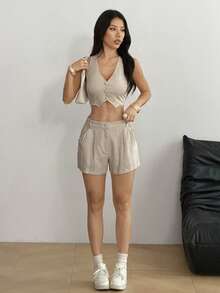 SHEIN EZwear 女士休闲纽扣短款背心和休闲口袋短裤套装 - 卡其色 - 查看 3