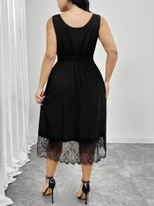 SHEIN Elenzya Vestido casual holgado sin mangas con dobladillo de encaje en contraste para mujer de talla grande, adecuado para fiesta, trabajo y ocio - Negro - Ver 2