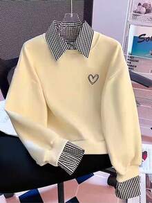 SHEIN 女士条纹拼接衬衫领心形印花长袖休闲宽松卫衣 - 杏色 - 查看 1