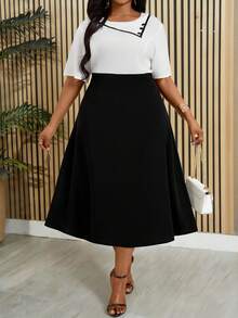 Villa Velisse Plus Size Women's Round Neck Black & White Contrast Button Waist A-Line Dress - Black and White - View 8