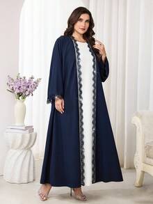 Al Najma Abaya elegante con hombros caídos y encaje de contraste para mujer de talla grande - Azul - Ver 5