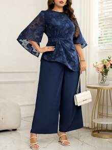 Reflora Setelan 2 Potong Elegan untuk Wanita Ukuran Plus: Atasan Lengan Flare dengan Potongan dan Celana Panjang Lebar untuk Musim Gugur - Navy Blue - View 9