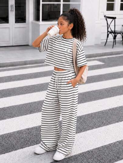 2pcs/Set Tween Girl Striped Outfit, Loose Round Neck Short Sleeve T-Shirt And Striped Knit Wide Leg Pants, Suitable For Party, Vacation, Campus, Casual Wear In Spring, Summer And Autumn