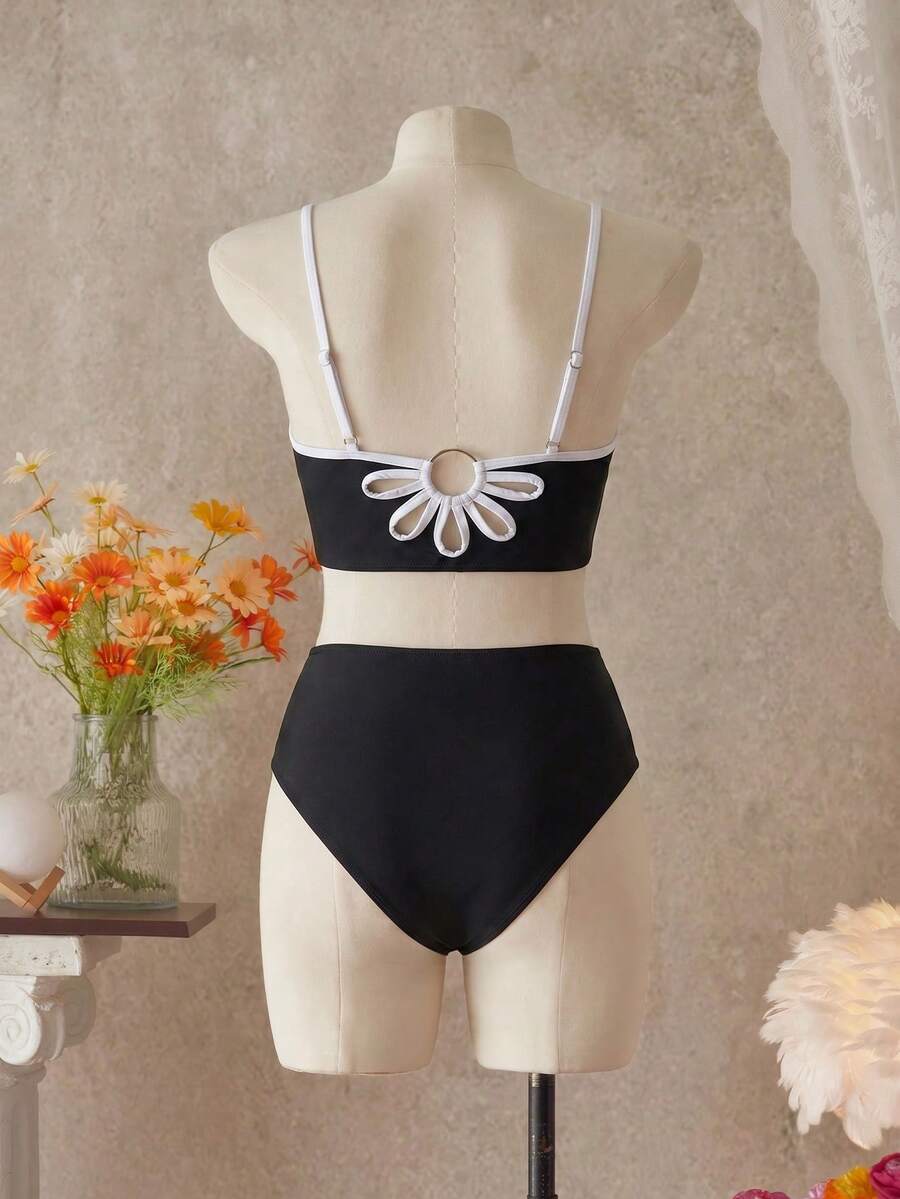 SHEIN Casual Vacation Style Backless Hollow Design Bikini Top With Wine Red Trim, Suitable For Beach Vacation, Swimming Party, Pool, Spa, Teenagers (Female) - Black - View 1