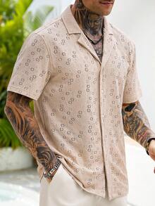 Manfinity CasualCool Camisa de manga corta con cuello vuelto, suelta y casual, con diseño jacquard calado para hombres - Caqui - Ver 1