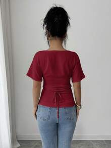 SHEIN Elenzya 女士优雅束腰露背设计T恤，夏季新品 - 酒紅色 - 查看 2