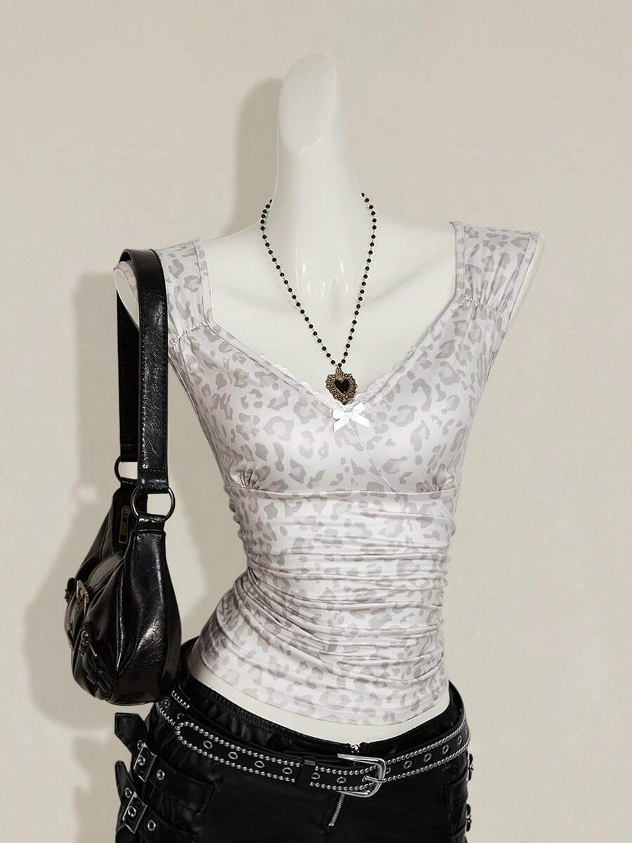 SHEIN ICON Áo thun nữ dáng ôm in họa tiết bướm, thích hợp mặc hàng ngày. - Màu Xám nhạt - Xem 1
