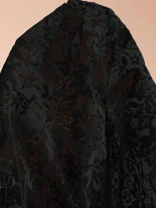 Cravure 大尺碼女款素色優雅蕾絲無袖上衣與隱形肩帶連身褲兩件套 - 黑色 - 查看 5