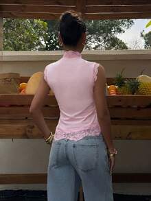 Muchica Camiseta ajustada de encaje con cuello alto en contraste, elegante para fiesta de té, color rosa bebé para verano - Rosa - Ver 2