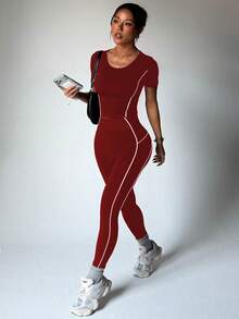 SHEIN Dewbera Bộ đồ thể thao nữ màu đen ôm sát, gồm áo tay ngắn và quần legging. - Màu Đỏ Sâu - Xem 3